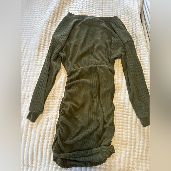 Solid Drop Shoulder Ruched Bodycon Dress - Picture 2 of 4